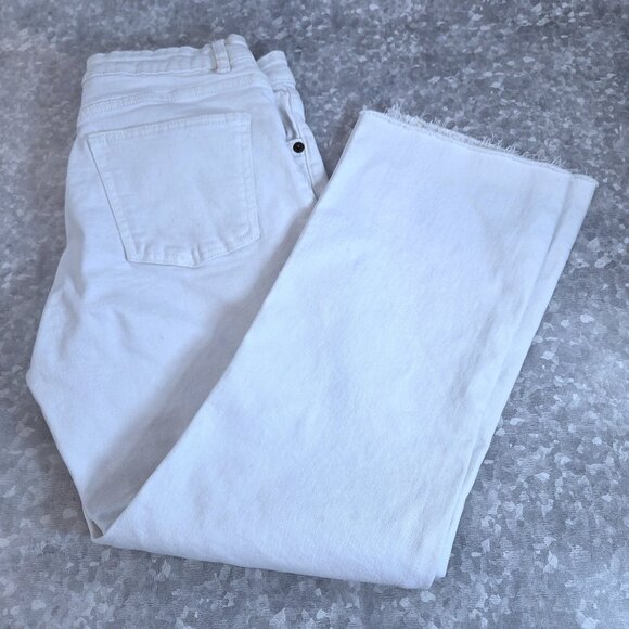 NWOT Zara White Straight Leg Raw Hem Ankle Jeans Size 10 - Picture 1 of 2
